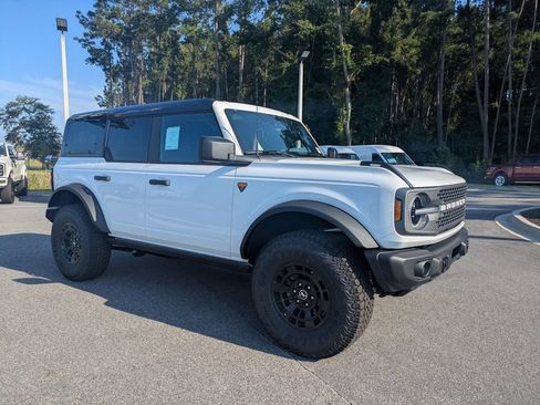 New 2026 Ford Bronco Badlands w/ Sasquatch Package AWD/4WD image 2