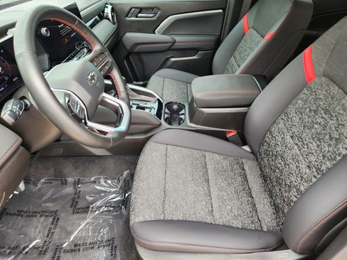 Used 2026 Chevrolet Colorado Z71 AWD/4WD image 7