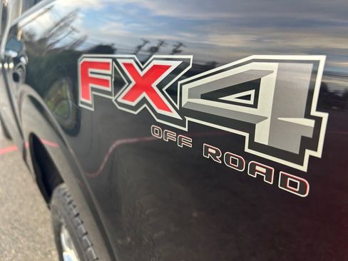 Used 2021 Ford F150 Platinum w/ FX4 Off-Road Package image 32