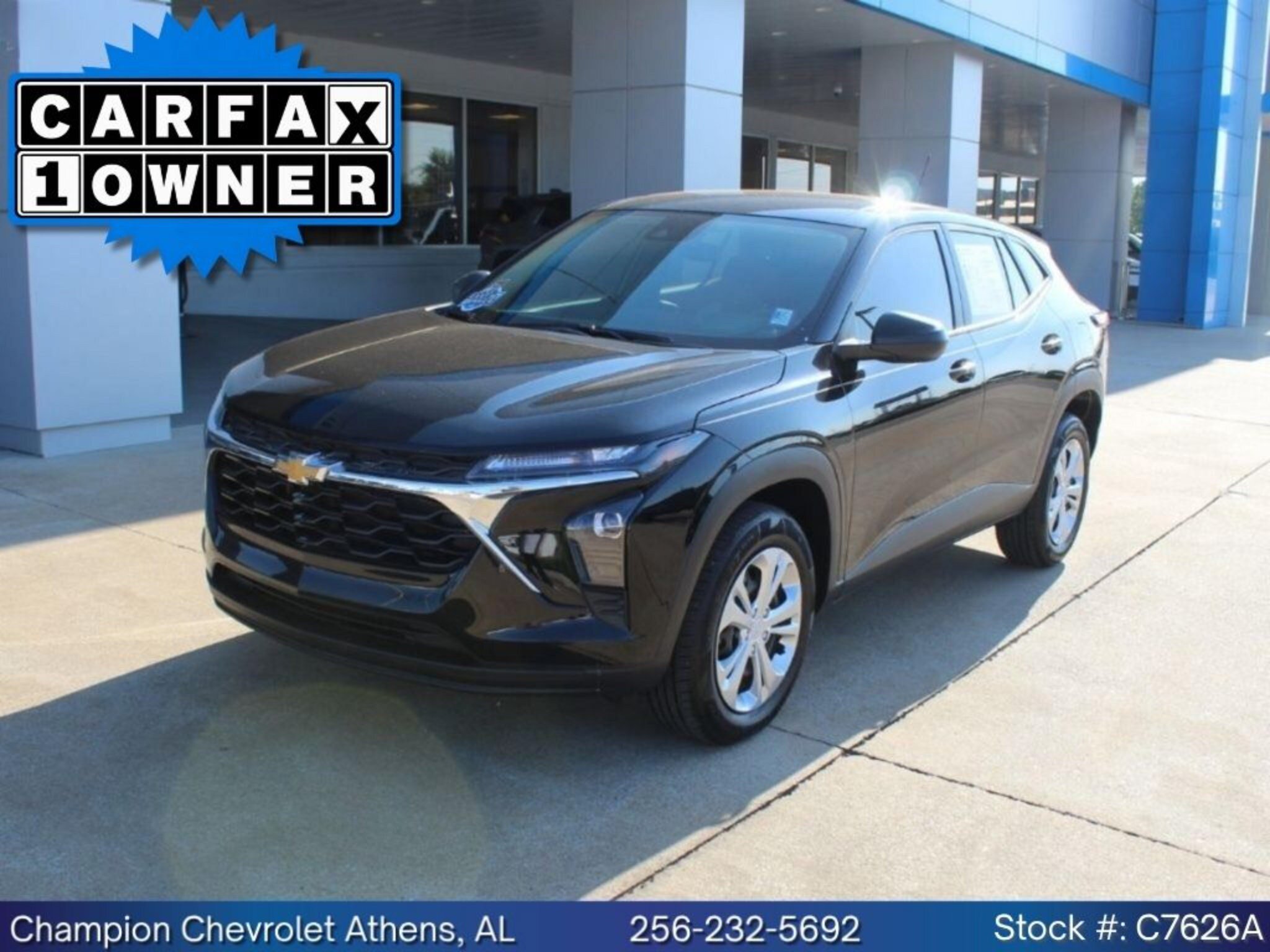 Used 2025 Chevrolet Trax LS FWD image 1