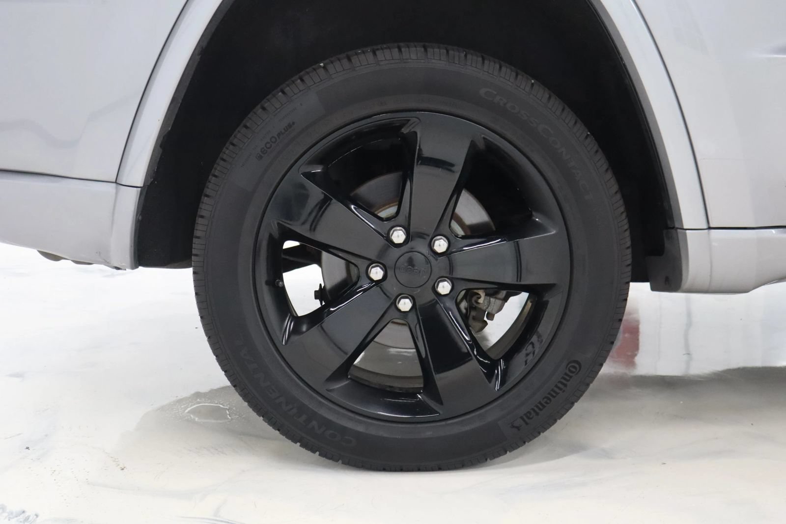 Used 2015 Jeep Grand Cherokee Altitude AWD/4WD image 12