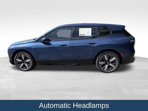 Used 2024 BMW iX xDrive50 w/ Sport Package AWD/4WD image 7