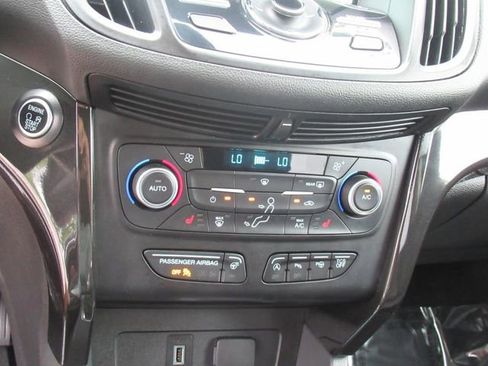 Used 2018 Ford Escape Titanium image 25