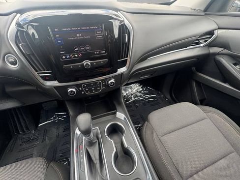 Used 2021 Chevrolet Traverse LS FWD image 3
