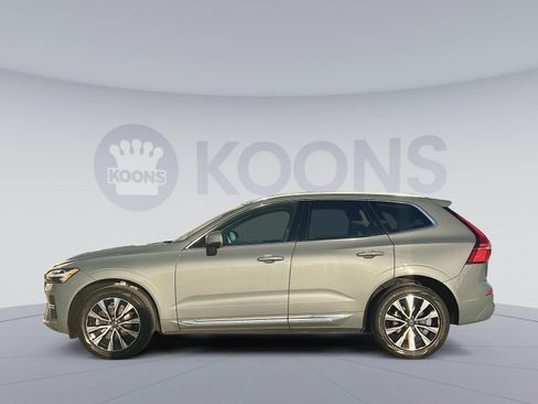 Used 2023 Volvo XC60 B5 Plus image 2