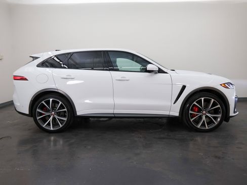 Used 2021 Jaguar F-PACE SVR image 2