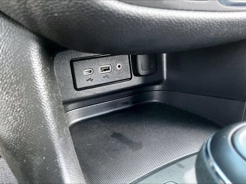 Used 2021 Chevrolet Equinox LT FWD image 15