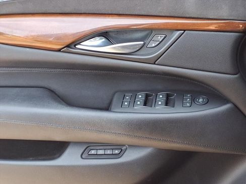 Used 2015 Cadillac Escalade ESV Premium image 18