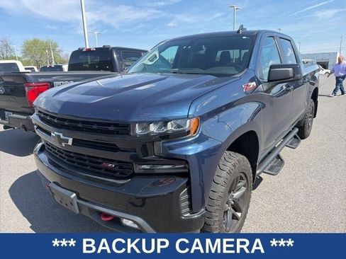 Used 2021 Chevrolet Silverado 1500 LT Trail Boss w/ Convenience Package II image 3