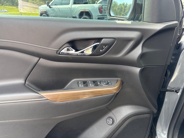 Used 2021 GMC Acadia SLE w/ Driver Convenience Package FWD image 22
