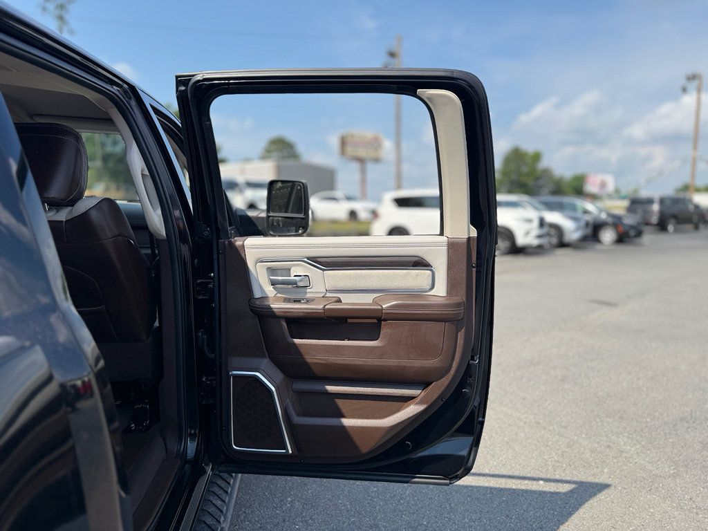 Used 2025 RAM 3500 Laramie AWD/4WD image 29