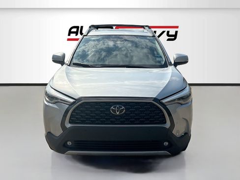Used 2024 Toyota Corolla Cross XLE w/ Convenience Package image 2