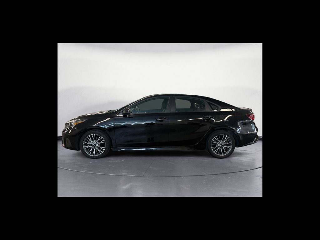 Used 2024 Kia Forte GT-Line w/ GT-Line Premium Package FWD image 3