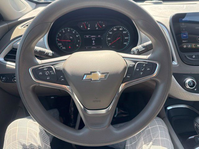 Used 2025 Chevrolet Malibu LT FWD image 12