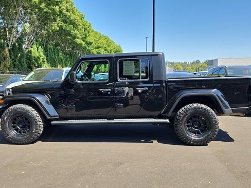 Used 2023 Jeep Gladiator Sport image 4