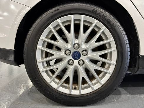 Used 2014 Ford Focus Titanium FWD image 45