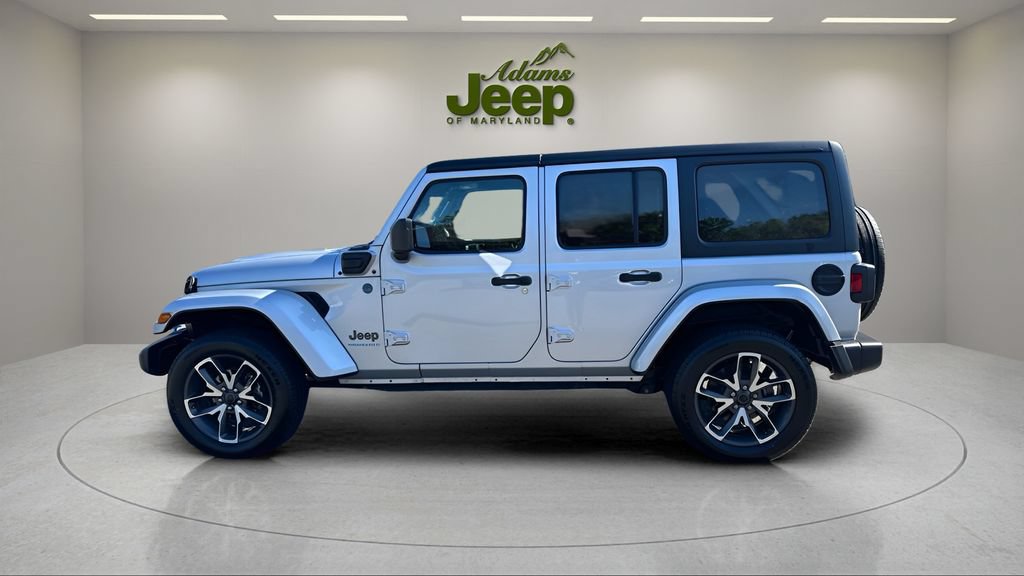Used 2024 Jeep Wrangler Unlimited w/ Convenience Group AWD/4WD image 8