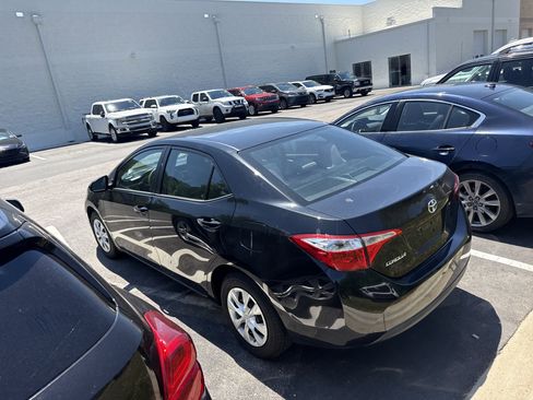 Used 2016 Toyota Corolla L FWD image 11