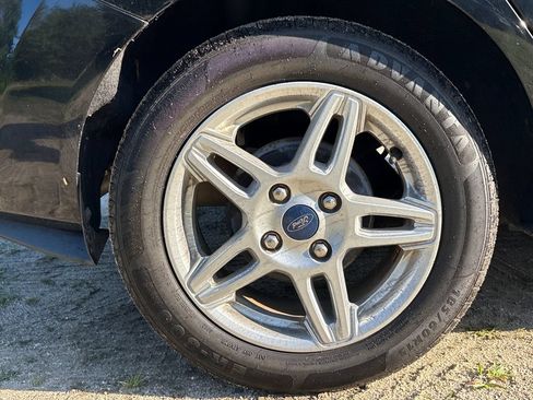 Used 2019 Ford Fiesta SE FWD image 5