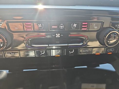 Certified 2025 Jeep Grand Cherokee L Limited w/ Luxury Tech Group II AWD/4WD image 35