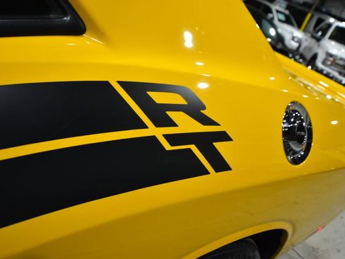 Used 2012 Dodge Challenger R/T image 9