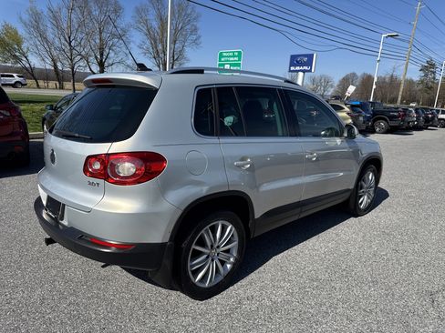Used 2011 Volkswagen Tiguan S image 27