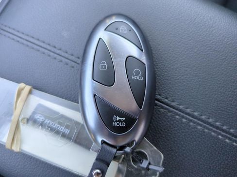 Certified 2025 Hyundai Tucson SEL FWD image 9
