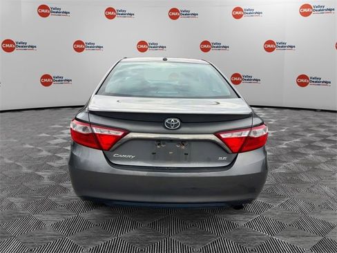 Used 2016 Toyota Camry SE w/ Moonroof Package image 7