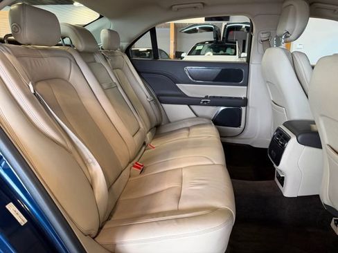Used 2017 Lincoln Continental Select w/ Climate Package FWD image 22
