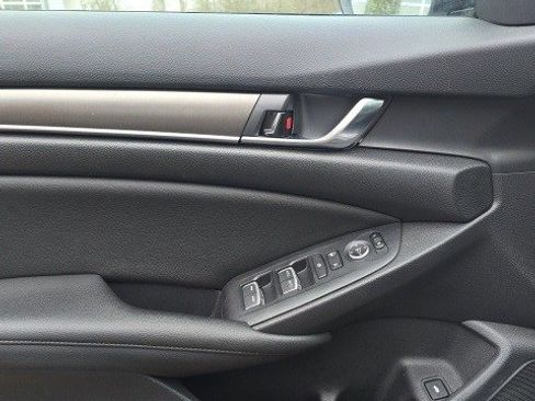 Used 2019 Honda Accord LX image 12