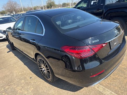 Used 2022 Mercedes-Benz C 300 Sedan image 4