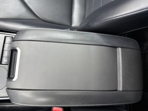 Used 2021 Toyota Highlander XLE FWD image 31
