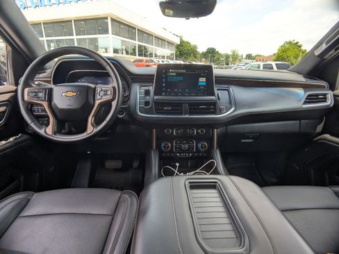 Used 2024 Chevrolet Tahoe High Country AWD/4WD image 16