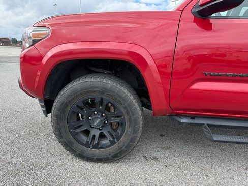 Used 2018 Toyota Tacoma SR5 image 24