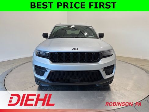 New 2025 Jeep Grand Cherokee Altitude w/ Trailer Tow Package image 2