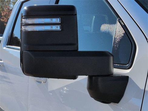 Used 2024 GMC Sierra 2500 AT4 w/ AT4 Premium Plus Package image 11