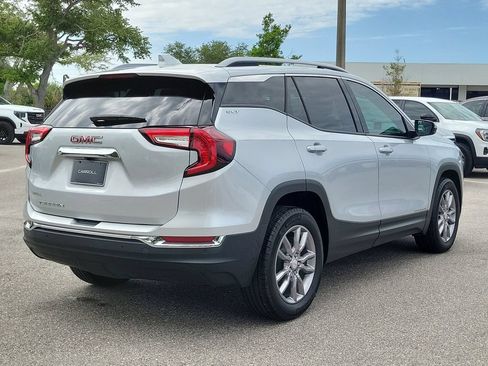 Used 2022 GMC Terrain SLT w/ LPO, Floor Liner Package FWD image 6