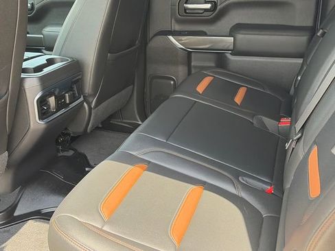 Used 2022 GMC Sierra 1500 AT4 w/ AT4 Premium Package image 12