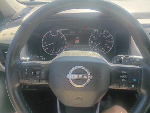 Used 2025 Nissan Rogue SV AWD/4WD image 16