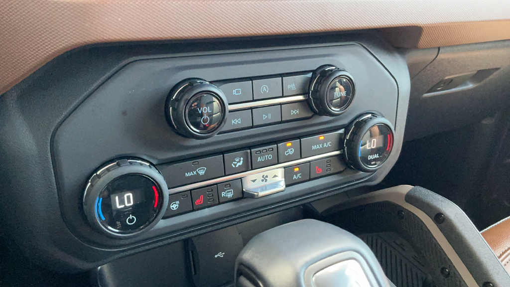 Used 2024 Ford Bronco Outer Banks AWD/4WD image 16