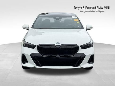 Used 2024 BMW 540i xDrive w/ Premium Package image 11