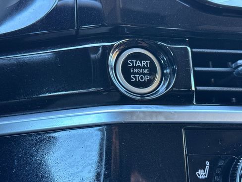 Used 2024 Nissan Pathfinder SV image 27