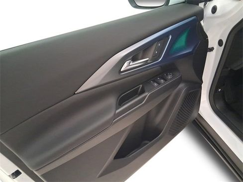 Used 2025 Chevrolet Equinox EV LT image 13