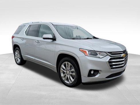 Used 2020 Chevrolet Traverse High Country FWD image 3