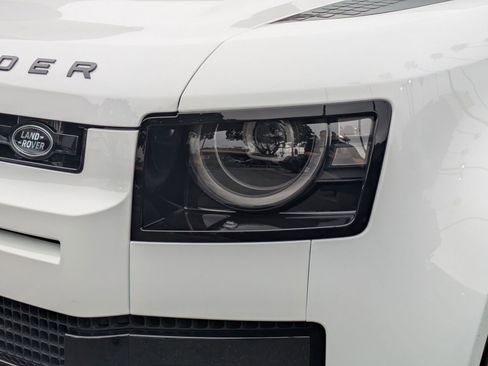 New 2026 Land Rover Defender 110 X-Dynamic SE image 9