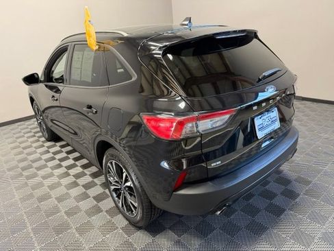 Used 2022 Ford Escape SE w/ SE Sport Appearance Package AWD/4WD image 9