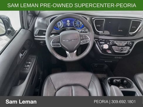 Used 2025 Chrysler Pacifica Select FWD image 20