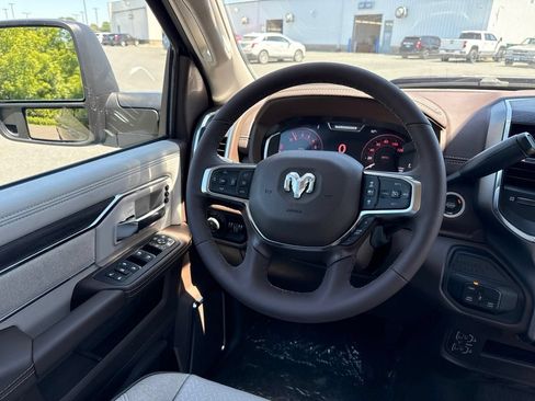 New 2026 RAM 2500 Laramie w/ Towing Technology Group AWD/4WD image 17