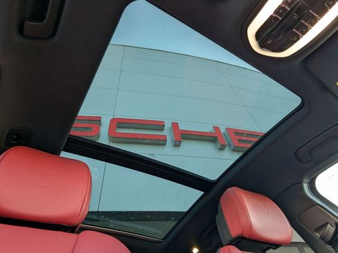 New 2026 Porsche Macan image 27