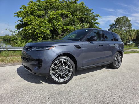 Used 2026 Land Rover Range Rover Sport SE AWD/4WD image 1